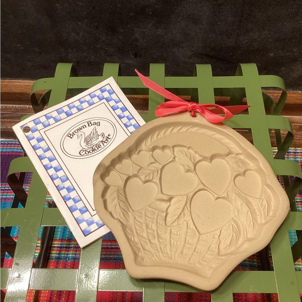Heart Basket Brown Bag Cookie Art 1992 Stoneware Baking Mold Booklet Hill Design